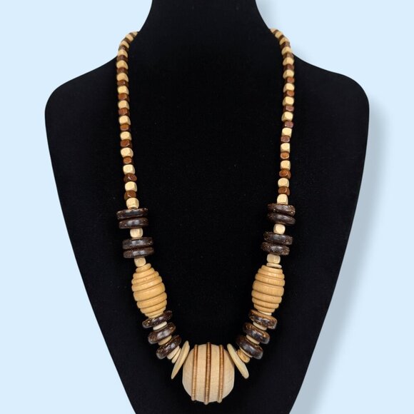 (2/$20) Vintage Wood Beaded Accent Necklace - Picture 1 of 5